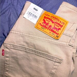 NWT Levi’s 541 Men’s Chino khaki pant athletic taper